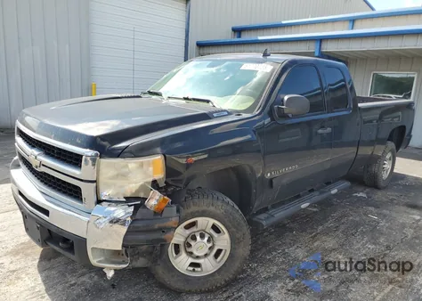 2008 Chevrolet Silverado C2500 Heavy Duty z USA, uszkodzony, nr VIN 1GCHC29K28E122058